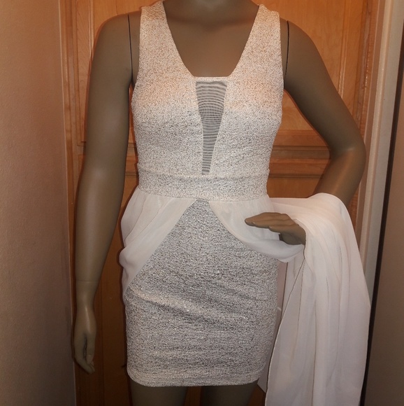 Dress - Picture 6 of 8